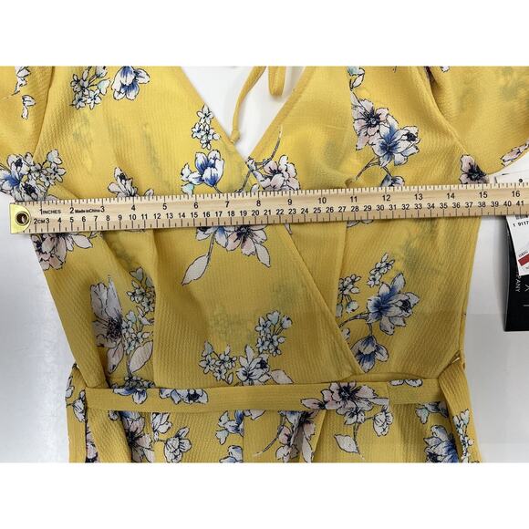 NWTs Trixxi Short Sleeve Yellow and Blue Floral Faux Wrap Romper Size XS - Picture 14 of 16